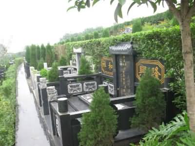 乡村墓地