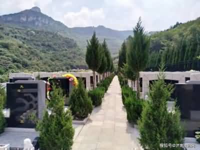 政府火葬政策与群众传统丧葬观念不一致造成的利益冲突