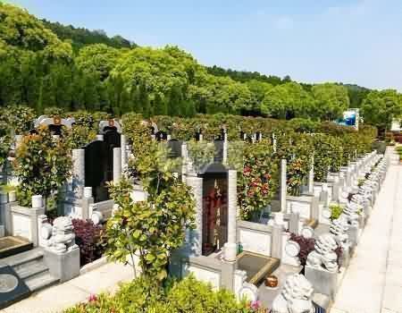 教堂式公墓