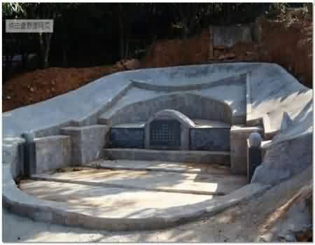 对公用墓地行业实行行政许可制度