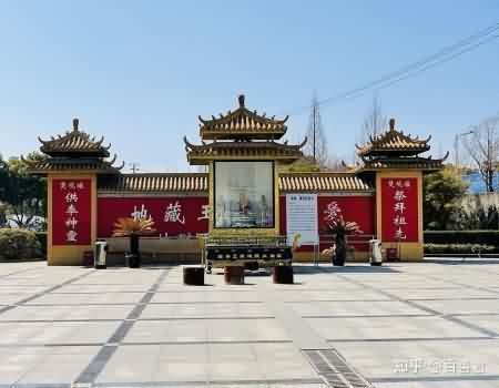 上海公墓殡葬文化的风水传承与现代革新