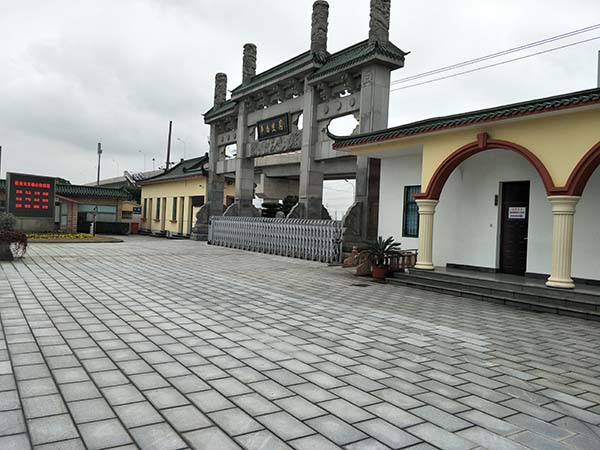 1-2101111Z456.jpg